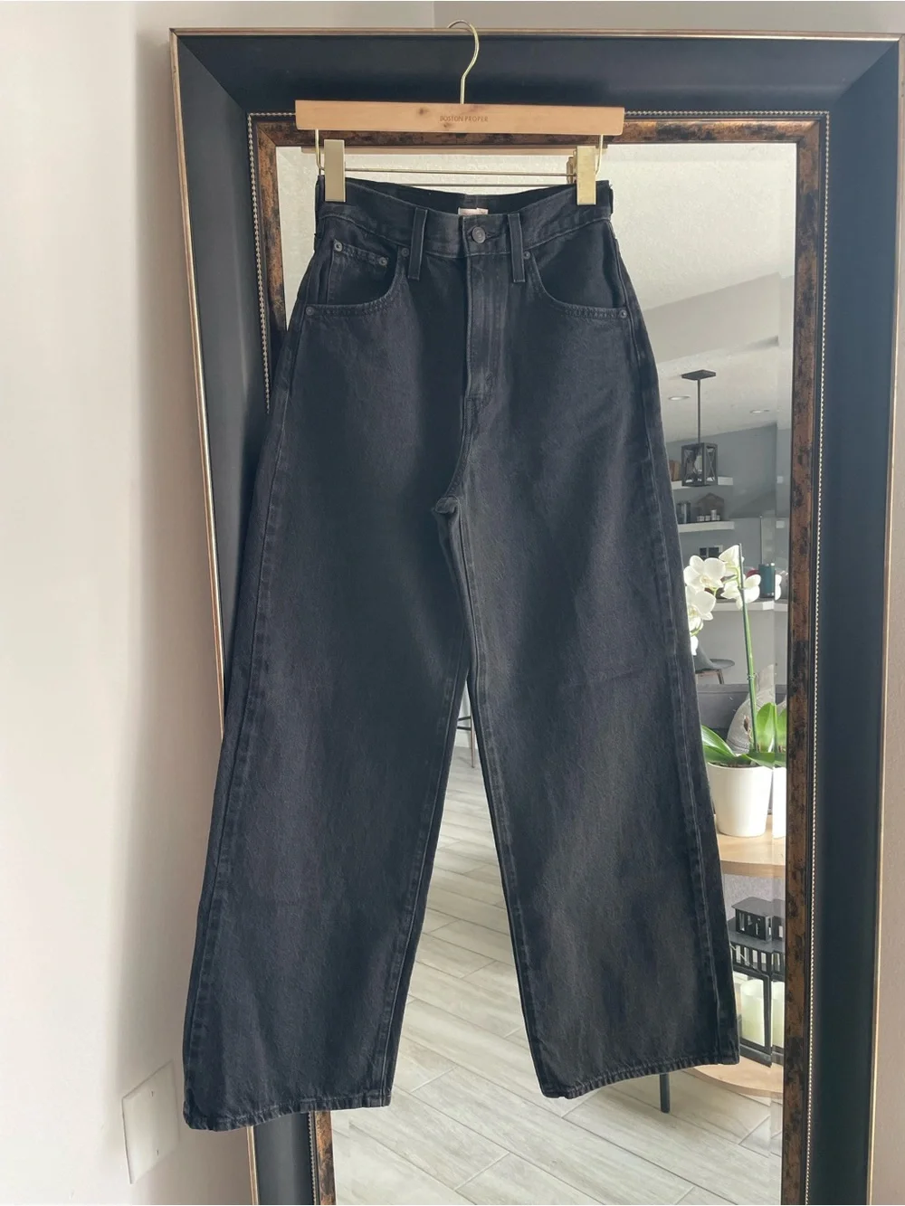 Levi’s Cinch Baggy High-Waist Black Jeans - Picture 2 of 6